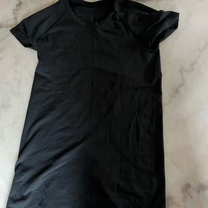 Lululemon swiftly T-shirt